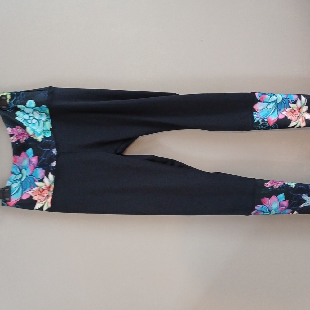 PINAPPLE workout pants size medium